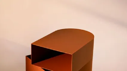 Tavolino in metallo laccato Abside di Bolzan Letti